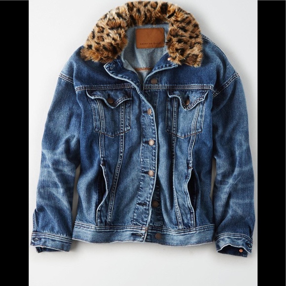 American Eagle Outfitters Jackets & Blazers - American Eagle Faux Fur Collar Denim Jacket